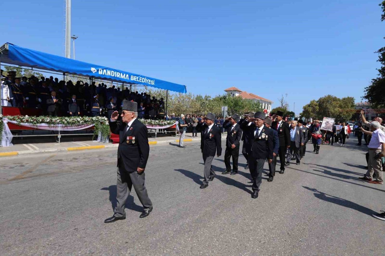 Bandırma’da 30 Ağustos Zaferi Bayramı çoşkuyla kutlandı