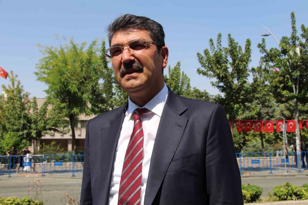 Batman-Diyarbakır arasında çift şeritli yol çalışması başladı