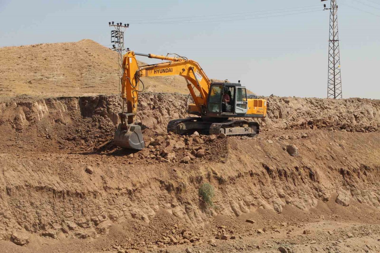 Batman-Diyarbakır arasında çift şeritli yol çalışması başladı