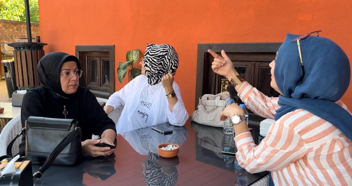 Kira yüzünden mülk ve işletme sahibi kavga etti, müşteriler saatlerce mahsur kaldı