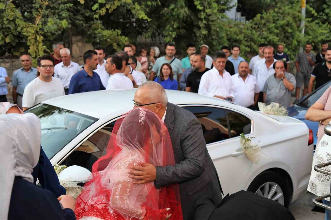 Çameli Belediye Başkanı Cengiz Arslan’ın oğlu dünya evine girdi