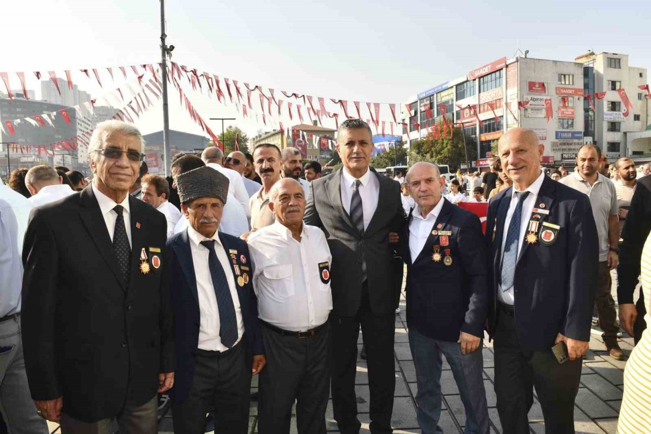 Esenyurt’ta 30 Ağustos Zafer Bayramı dolayısıyla tören gerçekleştirildi