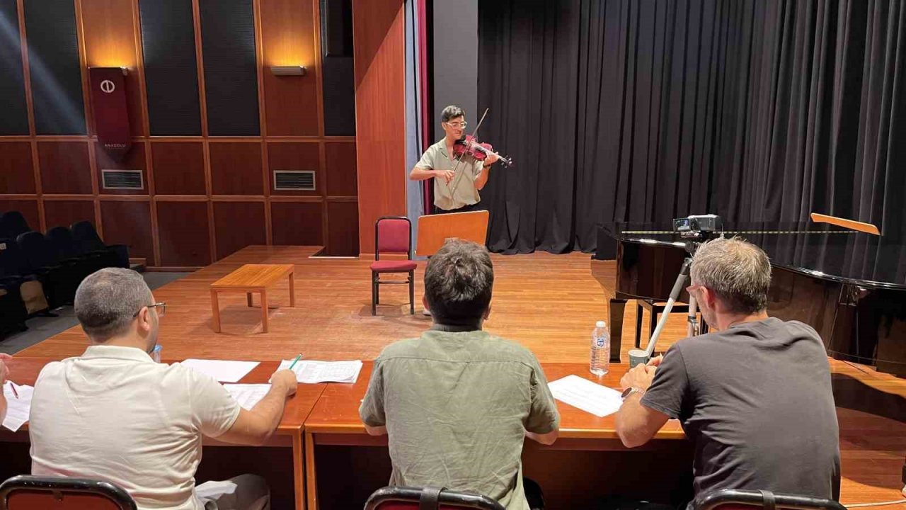 Konservatuvar mülakatı öncesi heyecan içinde son provalarını yaptılar