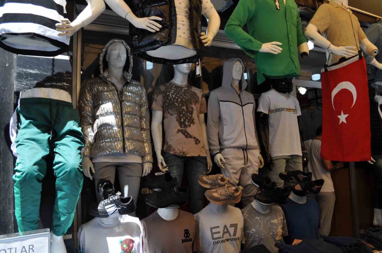 Çarşı esnafı bölgedeki hırsızlık olaylarından şikayetçi