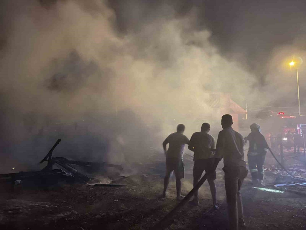 Fethiye’de ahşap atölyesi alevlere teslim oldu