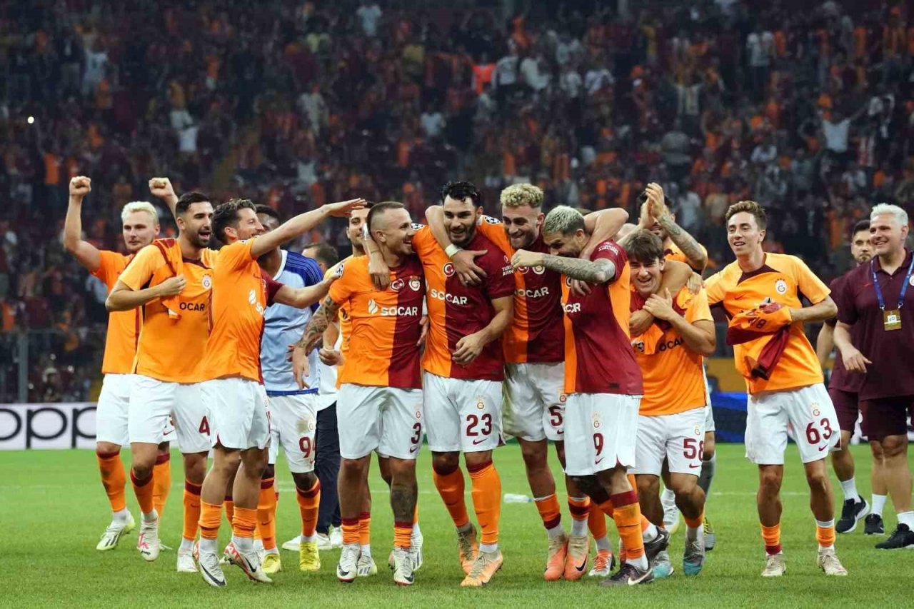 Galatasaray, 15 yıl sonra elemelerden gelip gruplara kalan ilk Türk takımı oldu
