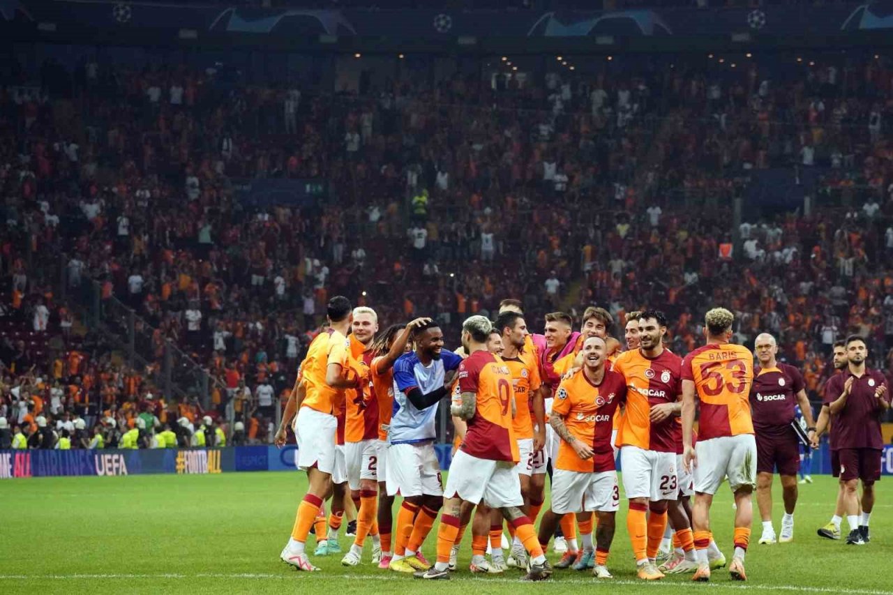 Galatasaray, 15 yıl sonra elemelerden gelip gruplara kalan ilk Türk takımı oldu