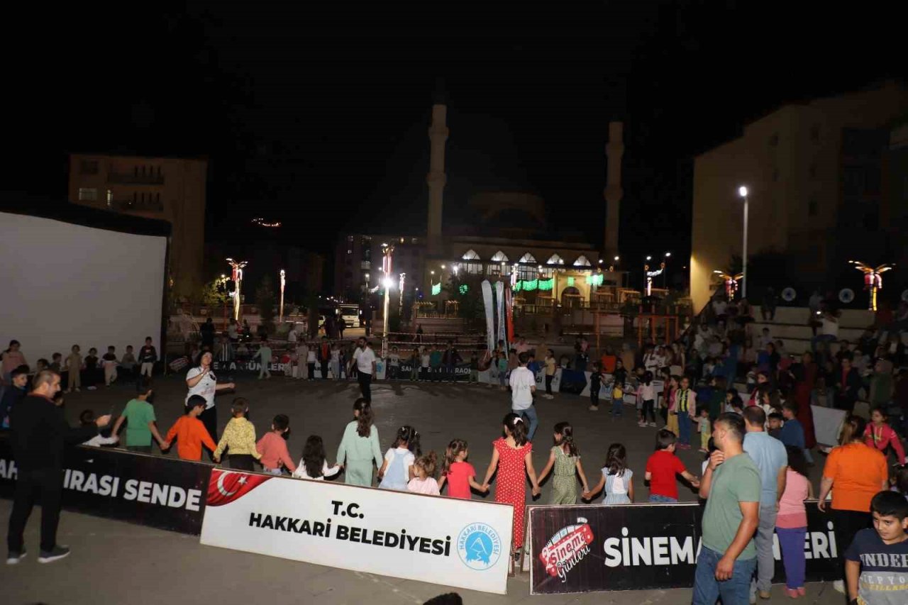 Hakkari Valisi Ali Çelik’e sevgi seli