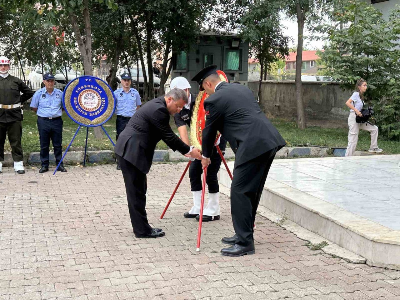 Yüksekova’da 30 Ağustos yağmur altında kutlandı