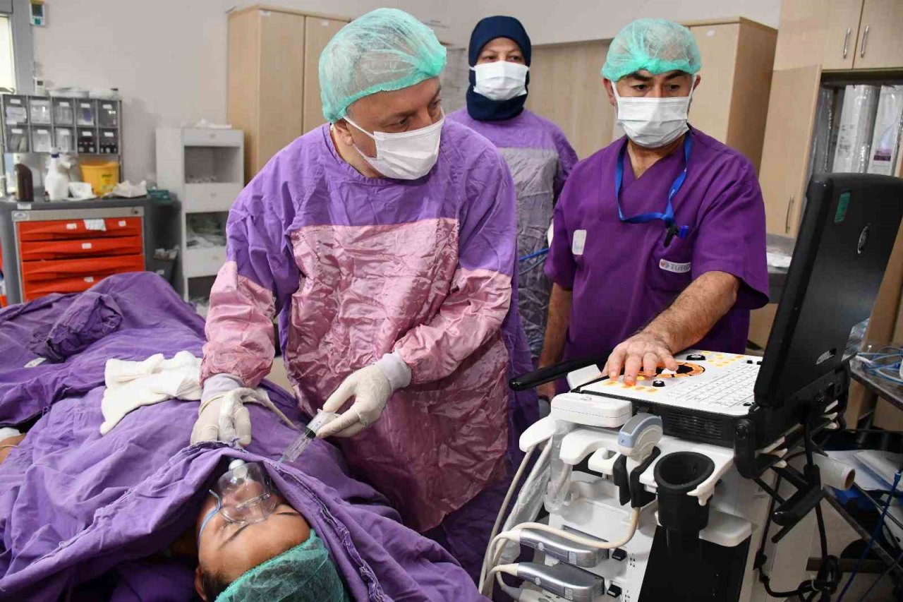 19 yaşındaki hastanın tiroid nodülü ameliyatsız tedavi edildi