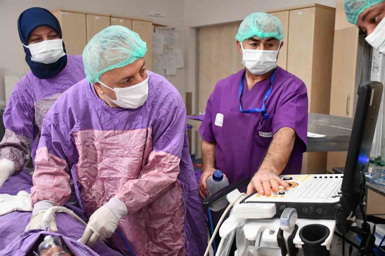 19 yaşındaki hastanın tiroid nodülü ameliyatsız tedavi edildi