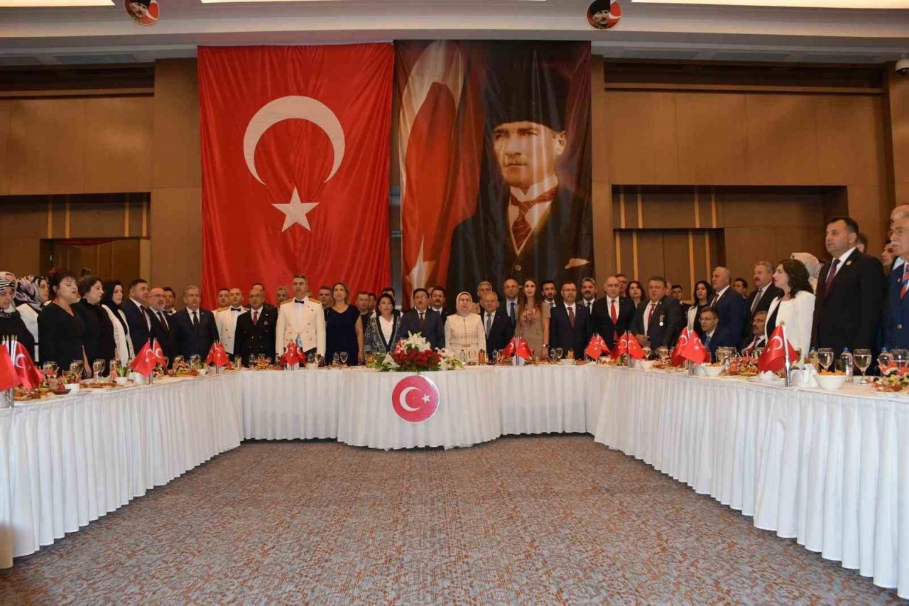 Kayseri’de 30 Ağustos Zafer Bayramı resepsiyonu düzenlendi