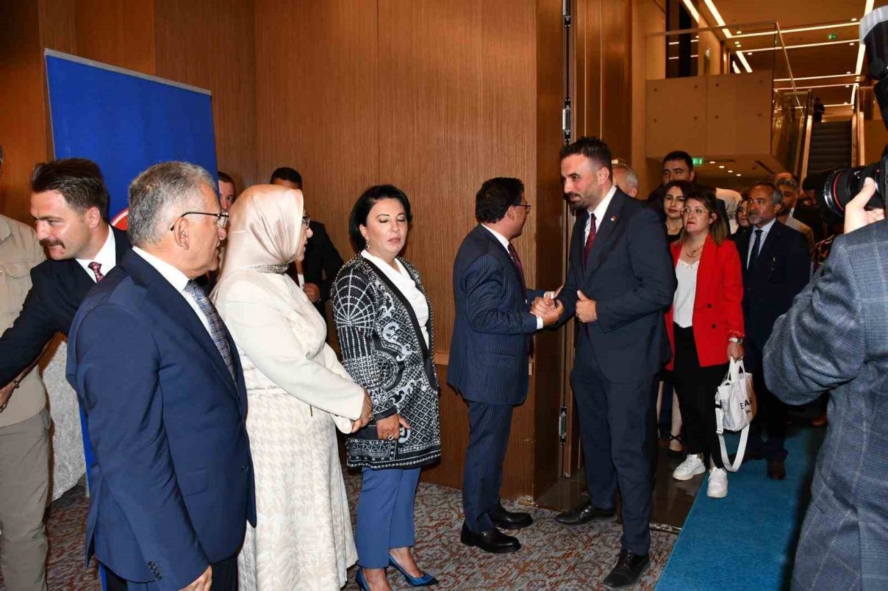 Kayseri’de 30 Ağustos Zafer Bayramı resepsiyonu düzenlendi