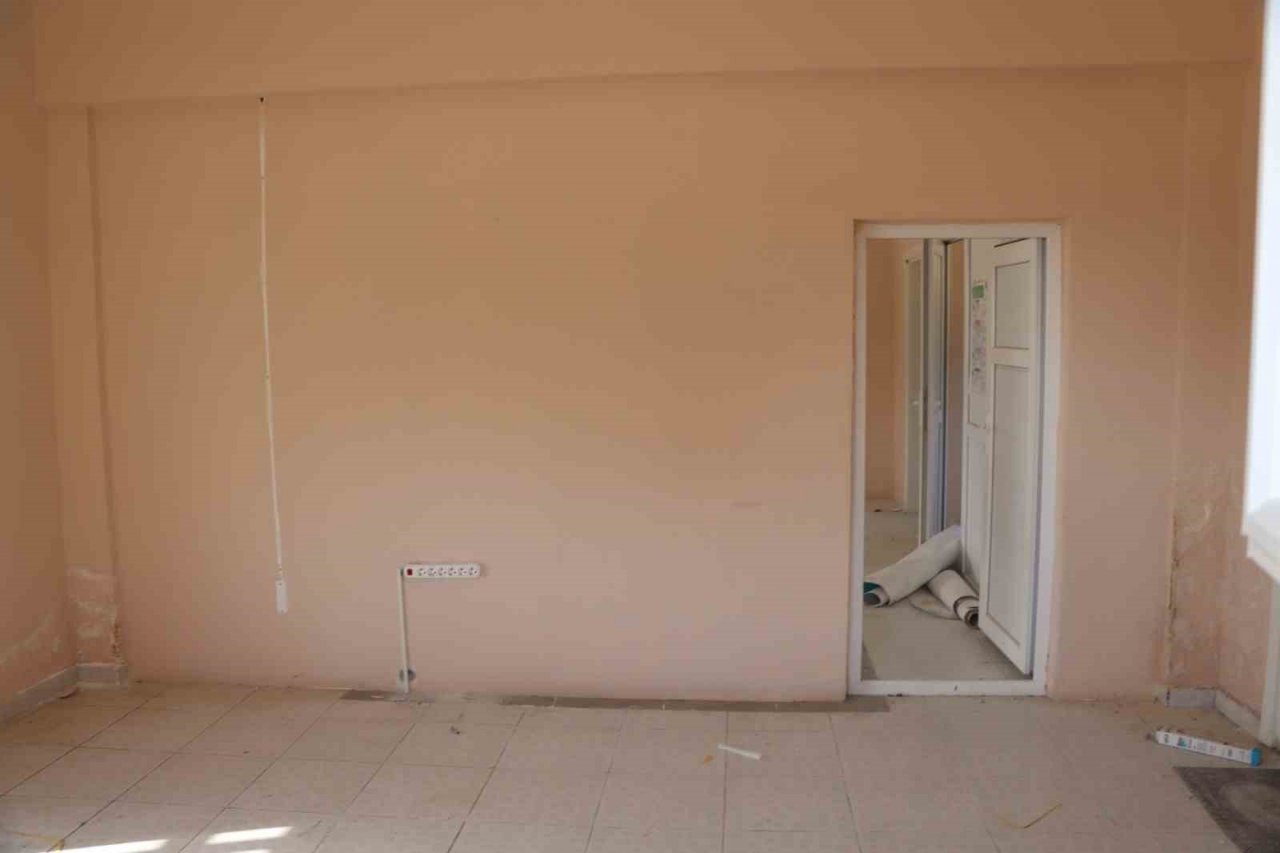 Kaman ilçesindeki Atatürk Bilgi evi bakımsızlığı ile şehirde gündem oldu