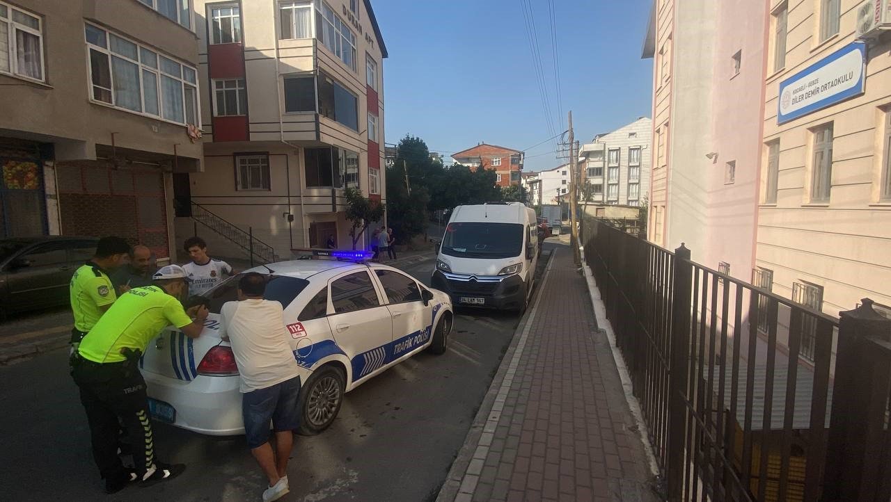 Freni tutmayan otomobil servis aracına çarptı: 6 yaralı