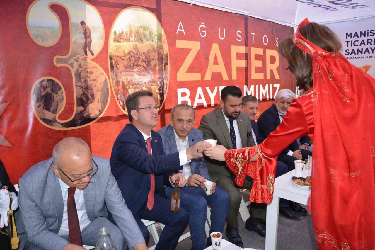 Zafer Bayramı’na yakışır kutlama