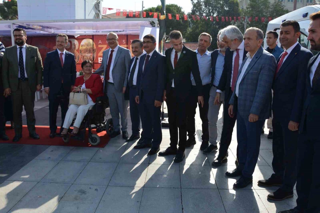 Zafer Bayramı’na yakışır kutlama