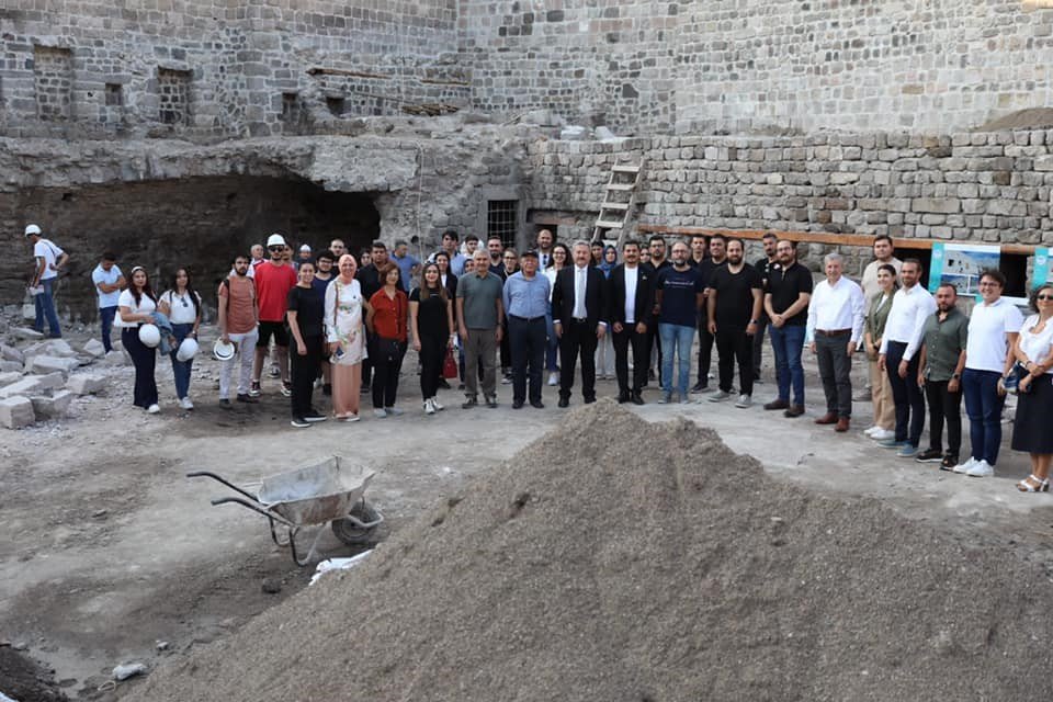 Başkan Palancıoğlu, Mimarlar Odası ile Gön Han’da inceleme yaptı