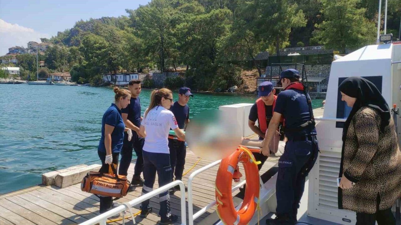 Sahil Güvenlikten Fethiye ve Marmaris’te tıbbi tahliye