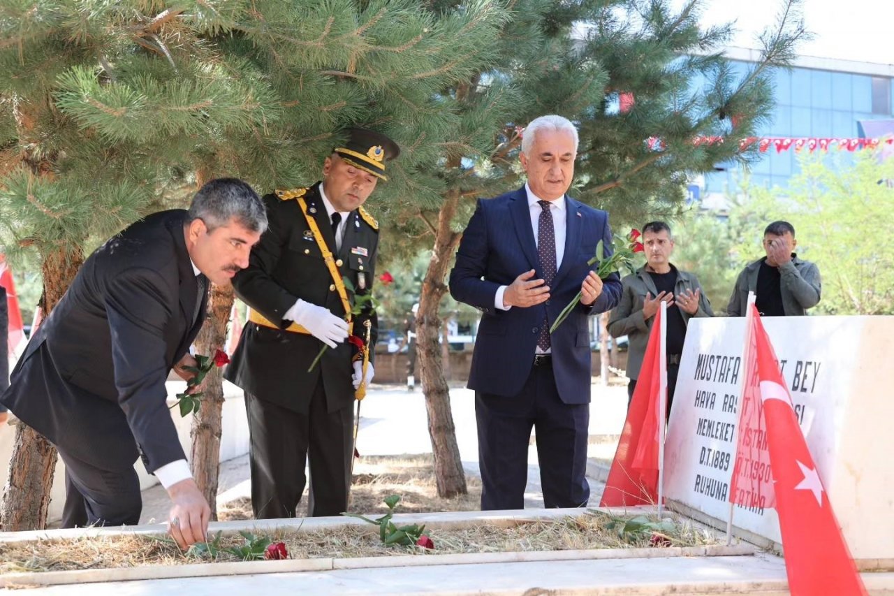 Muş’ta 30 Ağustos Zafer Bayramı törenle kutlandı