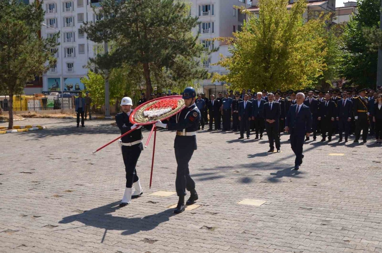 Muş’ta 30 Ağustos Zafer Bayramı törenle kutlandı