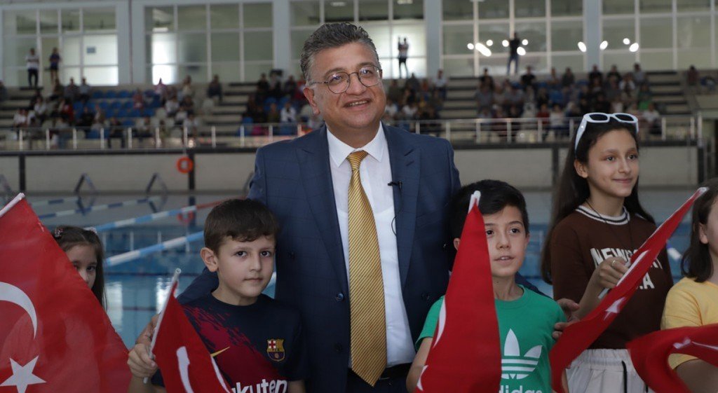 Rektör Kızıltoprak: “Tüm Kütahya’ya yüzmeyi öğretmek istiyoruz”