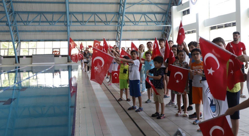 Rektör Kızıltoprak: “Tüm Kütahya’ya yüzmeyi öğretmek istiyoruz”