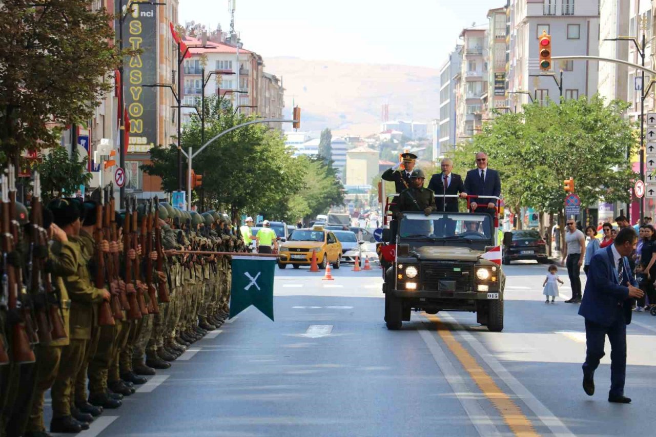 Sivas’ta 30 Ağustos Zafer Bayramı coşkuyla kutlandı