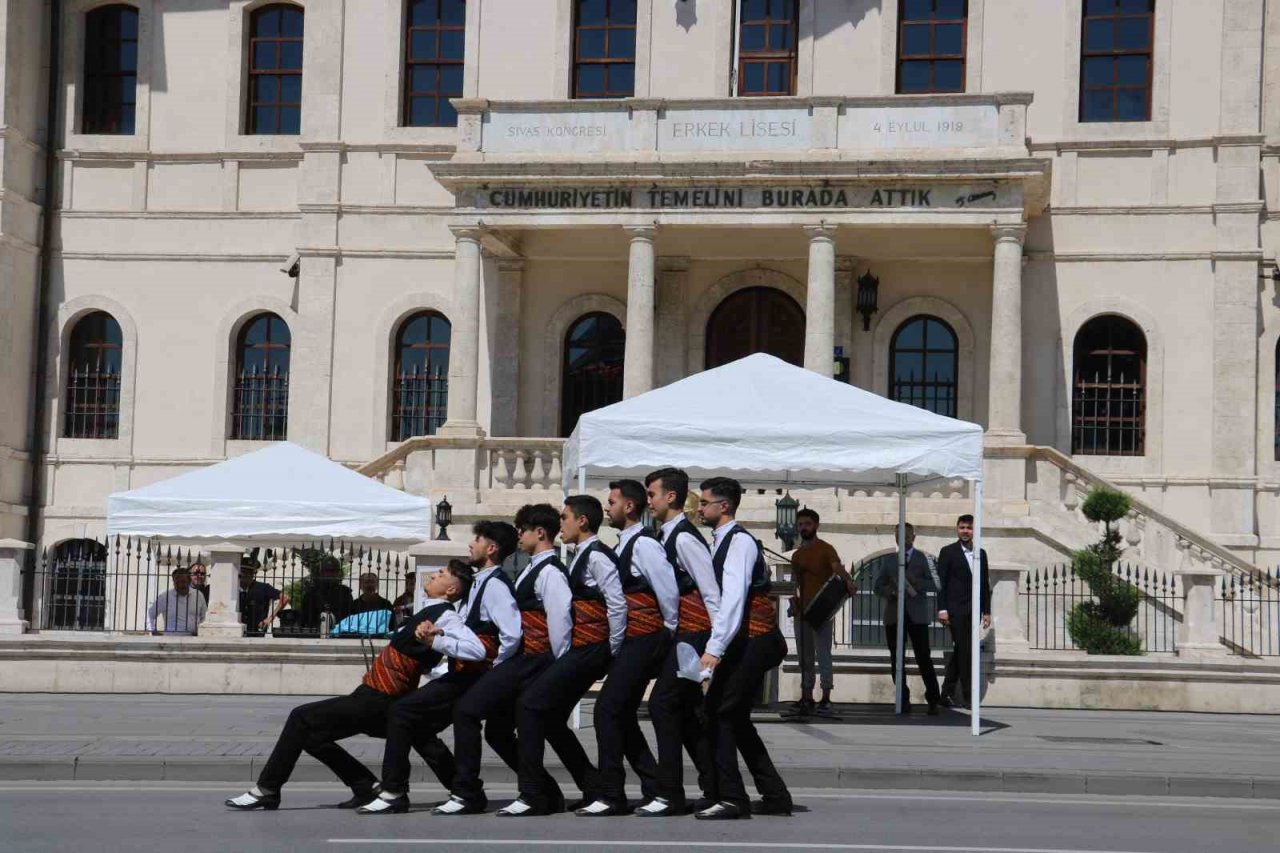 Sivas’ta 30 Ağustos Zafer Bayramı coşkuyla kutlandı