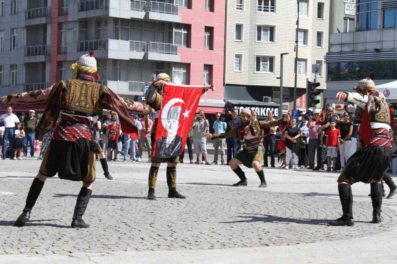 Uşak’ta 30 Ağustos Zafer Bayramı çeşitli etkinliklerle kutlandı