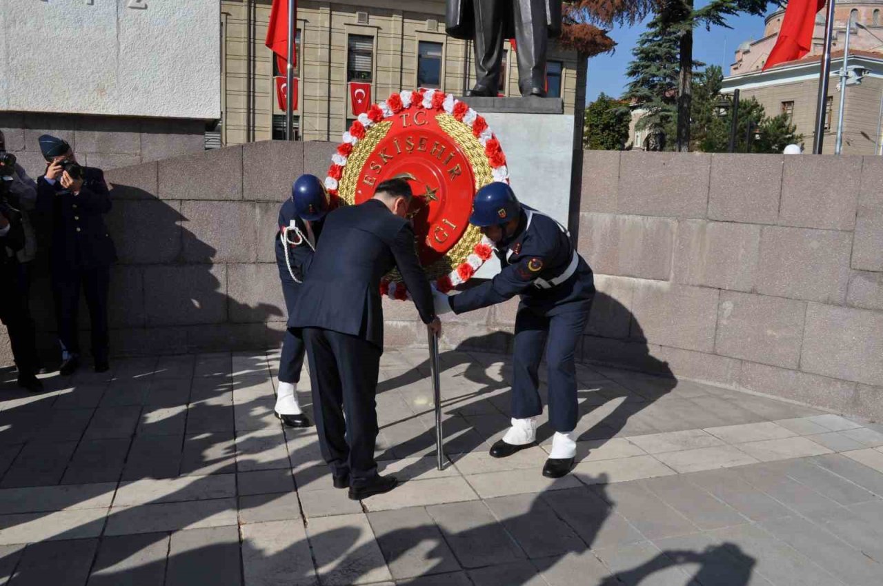 Eskişehir’de Zafer Bayramı törenle kutlandı