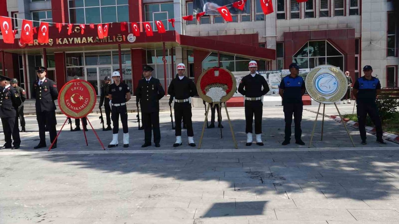 Erciş’te 30 Ağustos Zafer Bayramı coşkusu