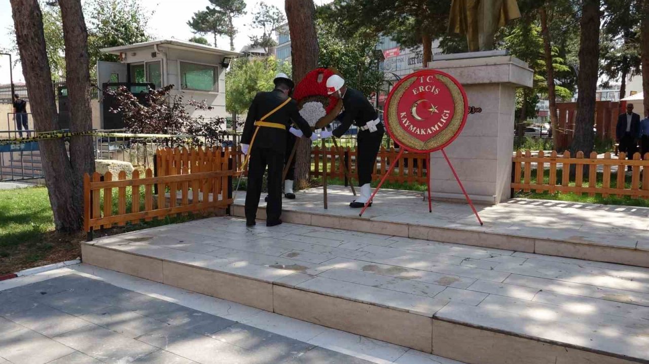 Erciş’te 30 Ağustos Zafer Bayramı coşkusu