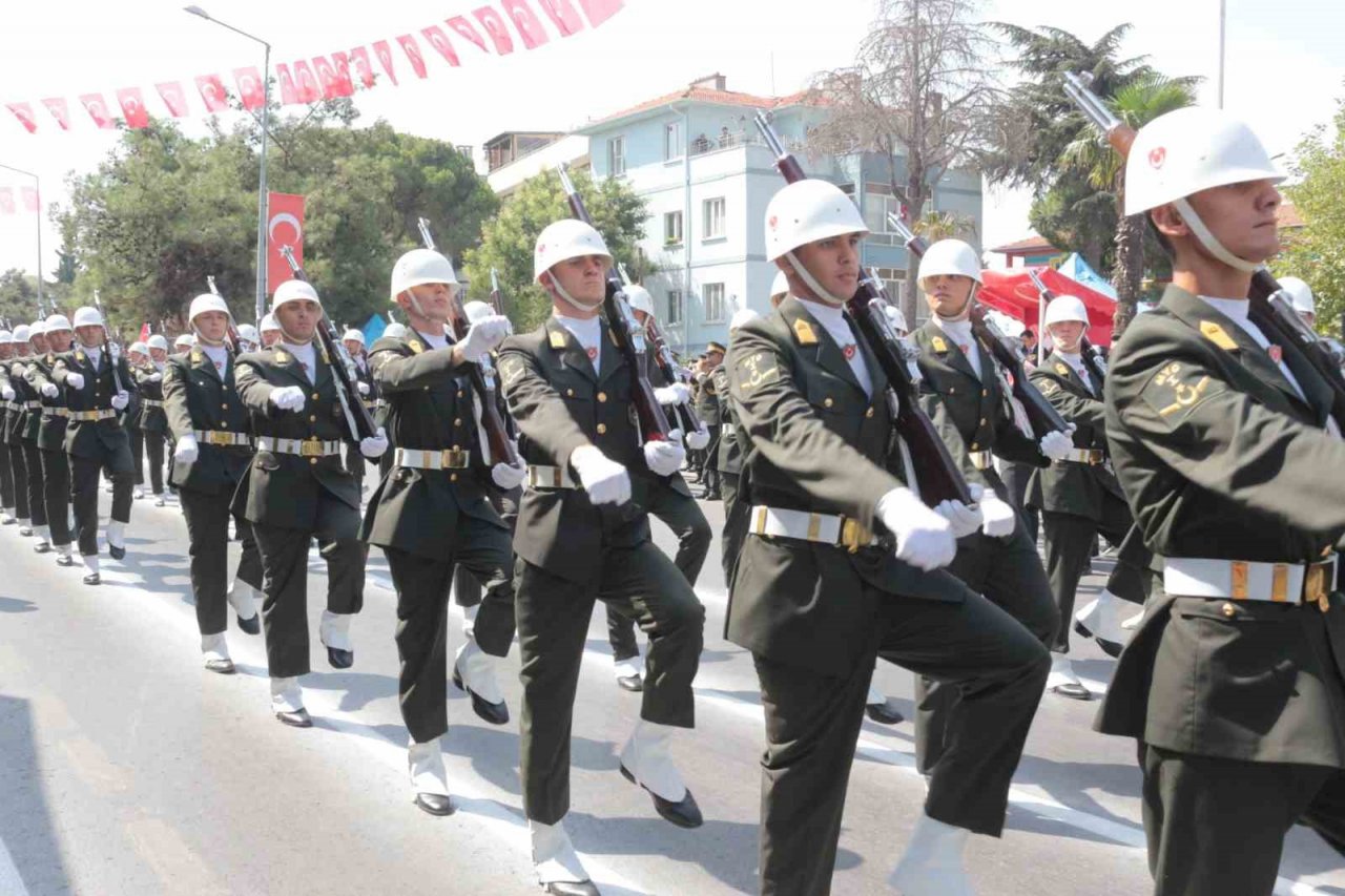 Büyük Zafer’in 101’nci yılı coşkuyla kutlandı