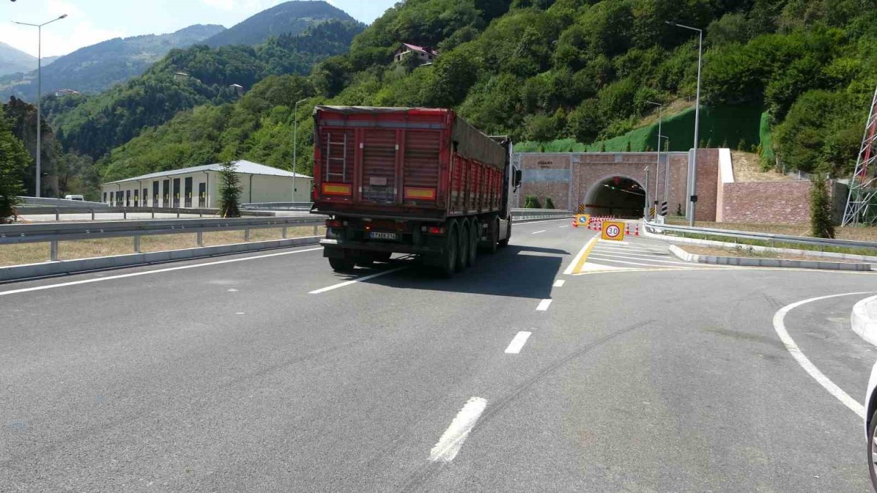 Yeni Zigana Tüneli’nden 4 ayda 600 binin üzerinde araç geçiş yaptı