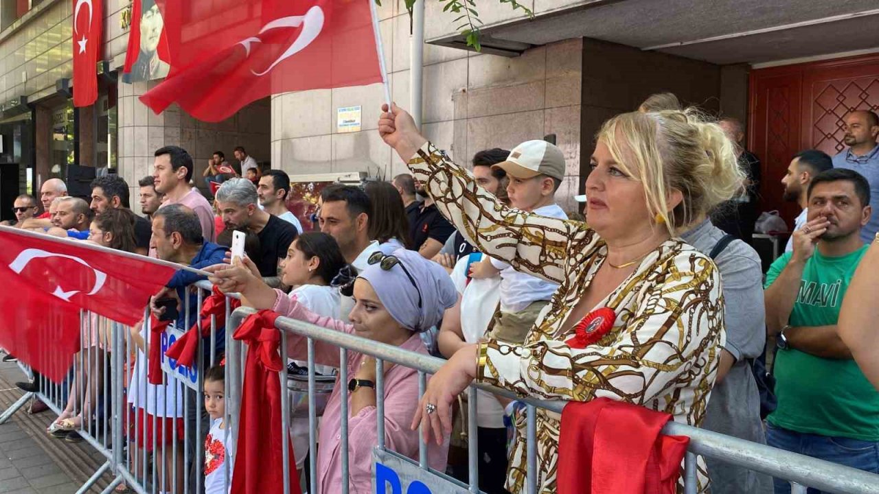 Cumhuriyetin ilk vilayetinde Zafer Bayramı coşkusu