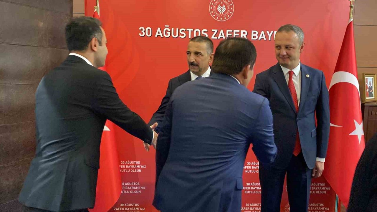 Cumhuriyetin ilk vilayetinde Zafer Bayramı coşkusu