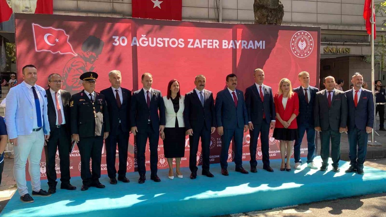 Cumhuriyetin ilk vilayetinde Zafer Bayramı coşkusu