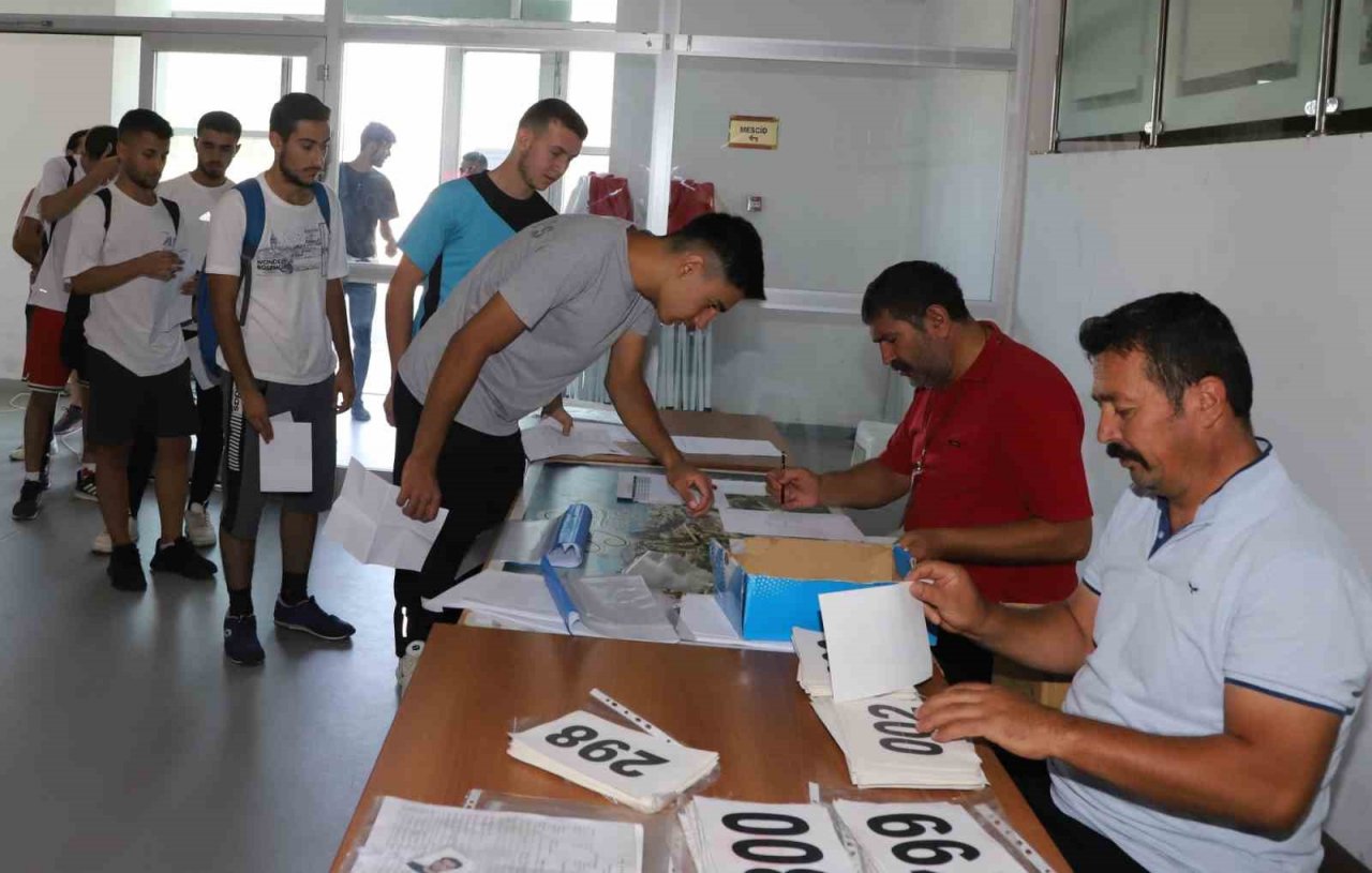 NEVÜ’de Beden Eğitimi ve Spor Öğretmenliği bölümü seçmeleri başladı