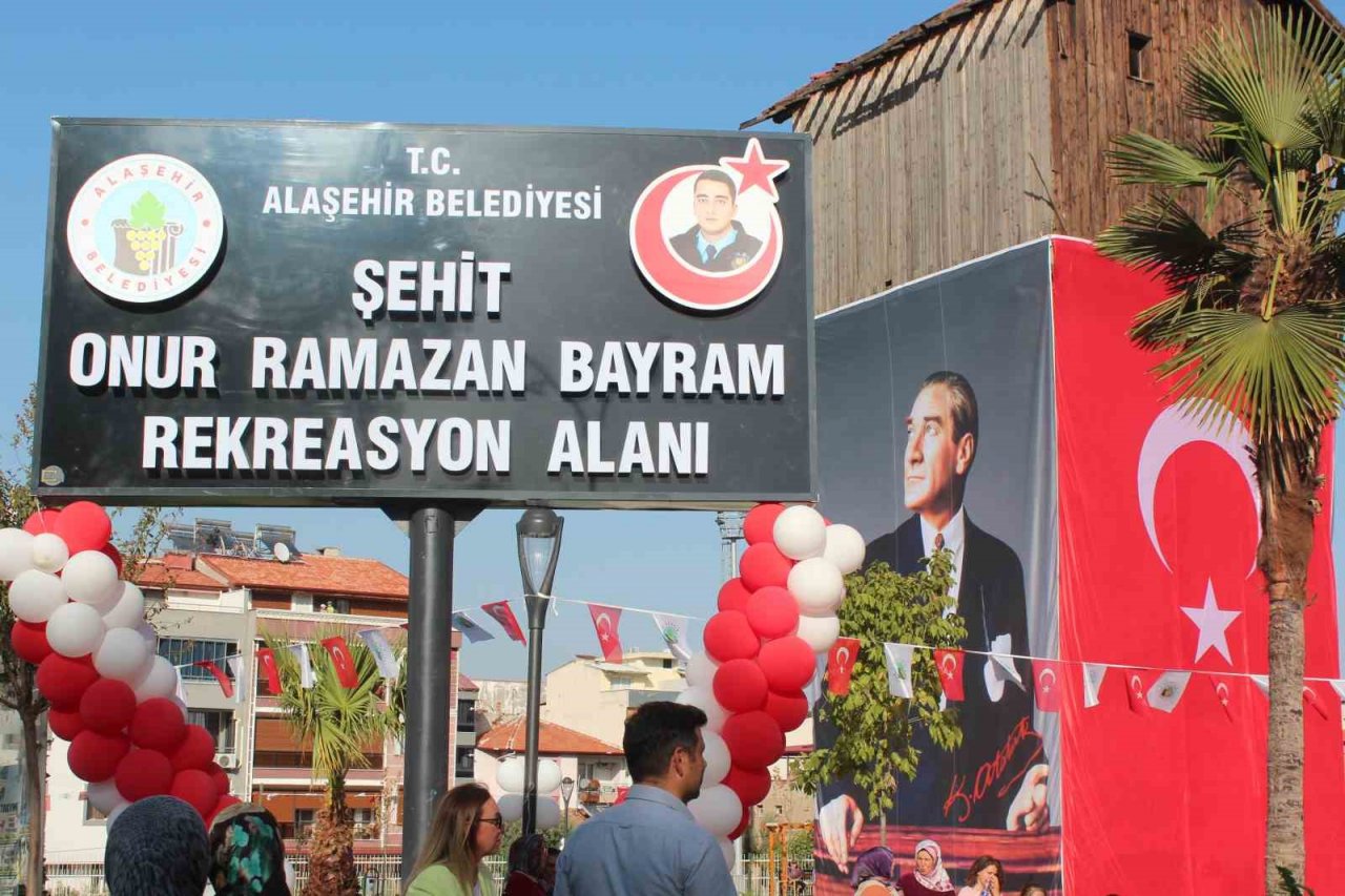 Alaşehir’de şehit ailesini mutlu eden açılış