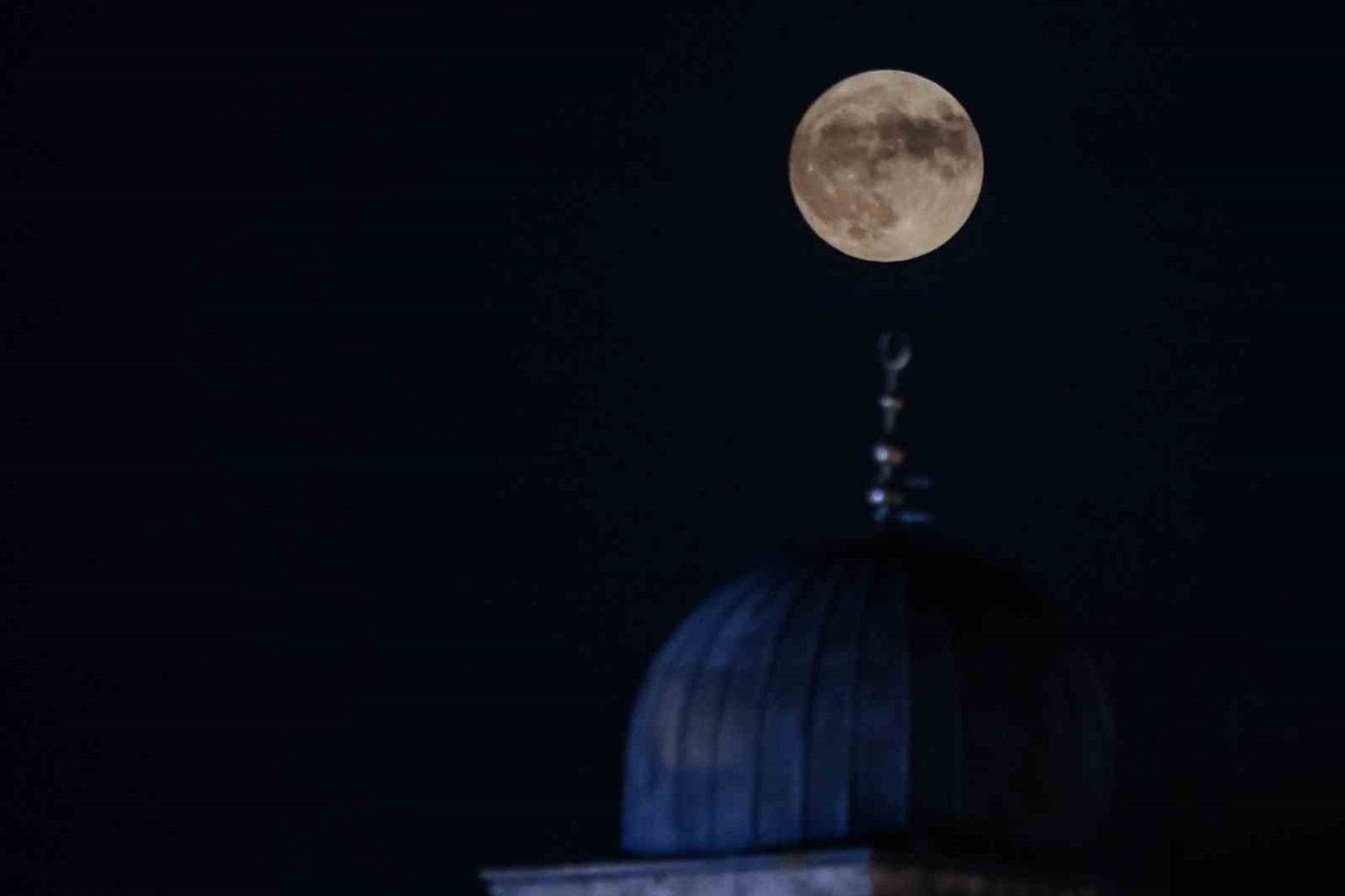 Antalya’da ‘Süper Mavi Ay’ manzaraları