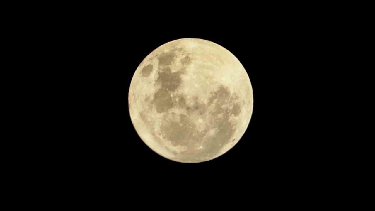 Süper mavi ay Burdur’da kartpostallık görüntüler oluşturdu