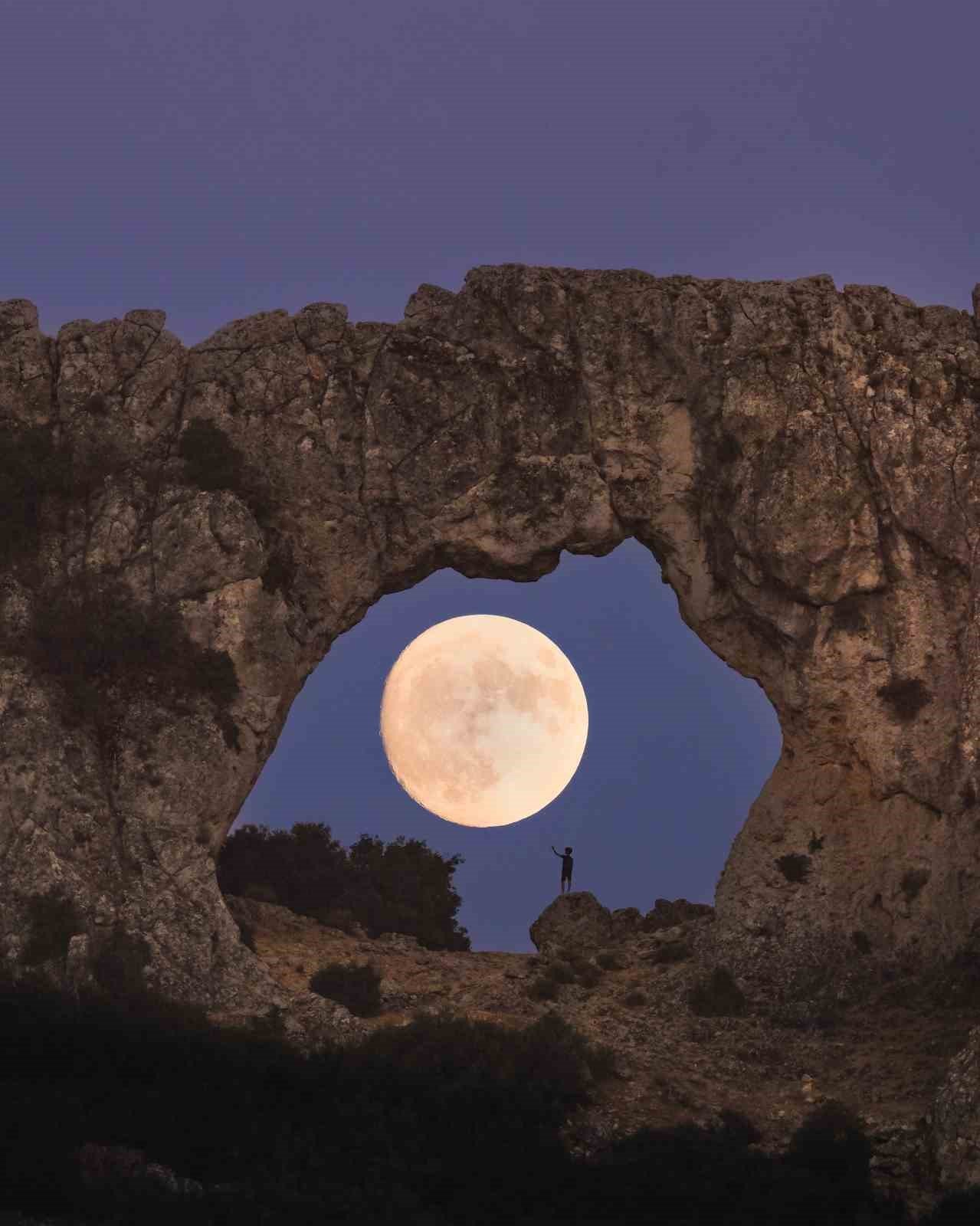 Süper mavi ay Burdur’da kartpostallık görüntüler oluşturdu