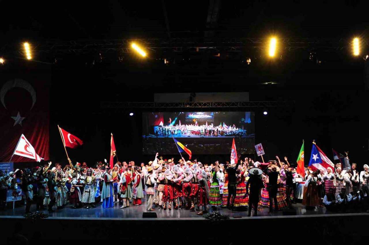 Balçova’da Zafer Bayramı coşkusu