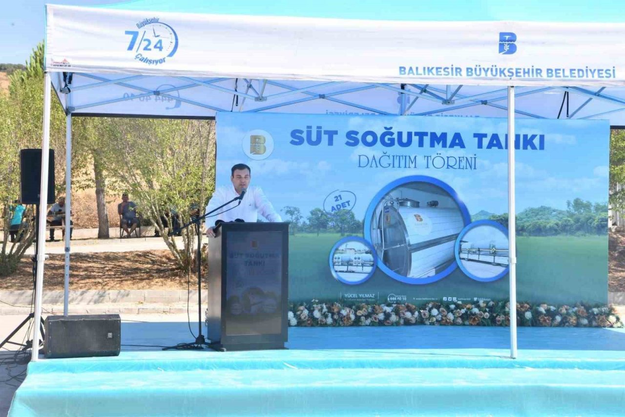 Balıkesir Büyükşehir’den üreticilere süt soğutma tankı desteği