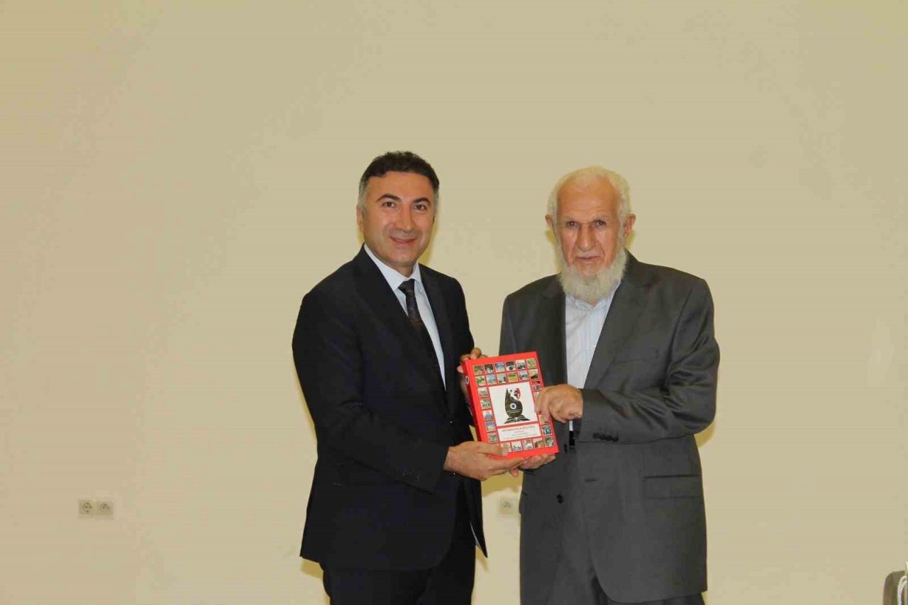 Batman Üniversitesinde ‘İslam Ahlakı Din Kardeşliği’ konferansı