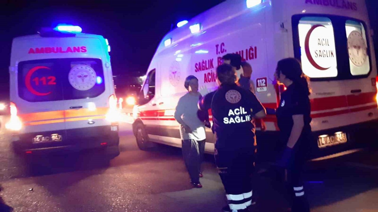 Kaza yaptı, ardından bariyerlere savruldu: 2 yaralı