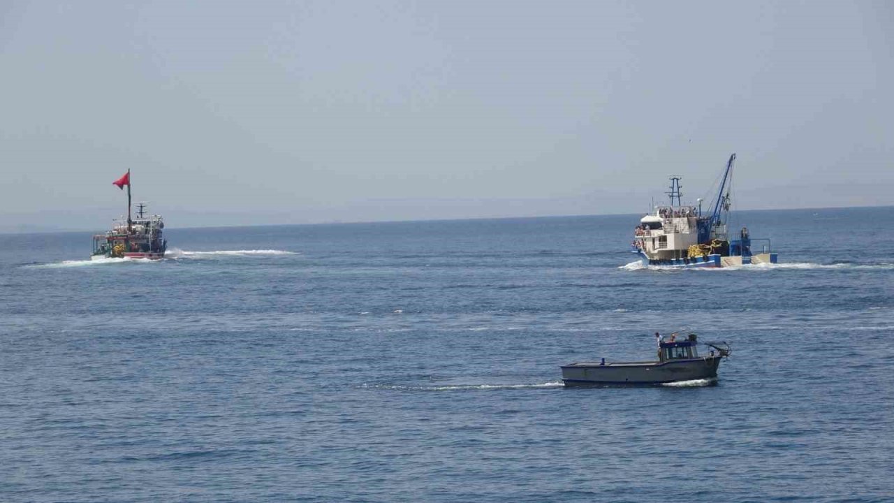 Çanakkaleli balıkçılardan dualı av sezonu açılışı