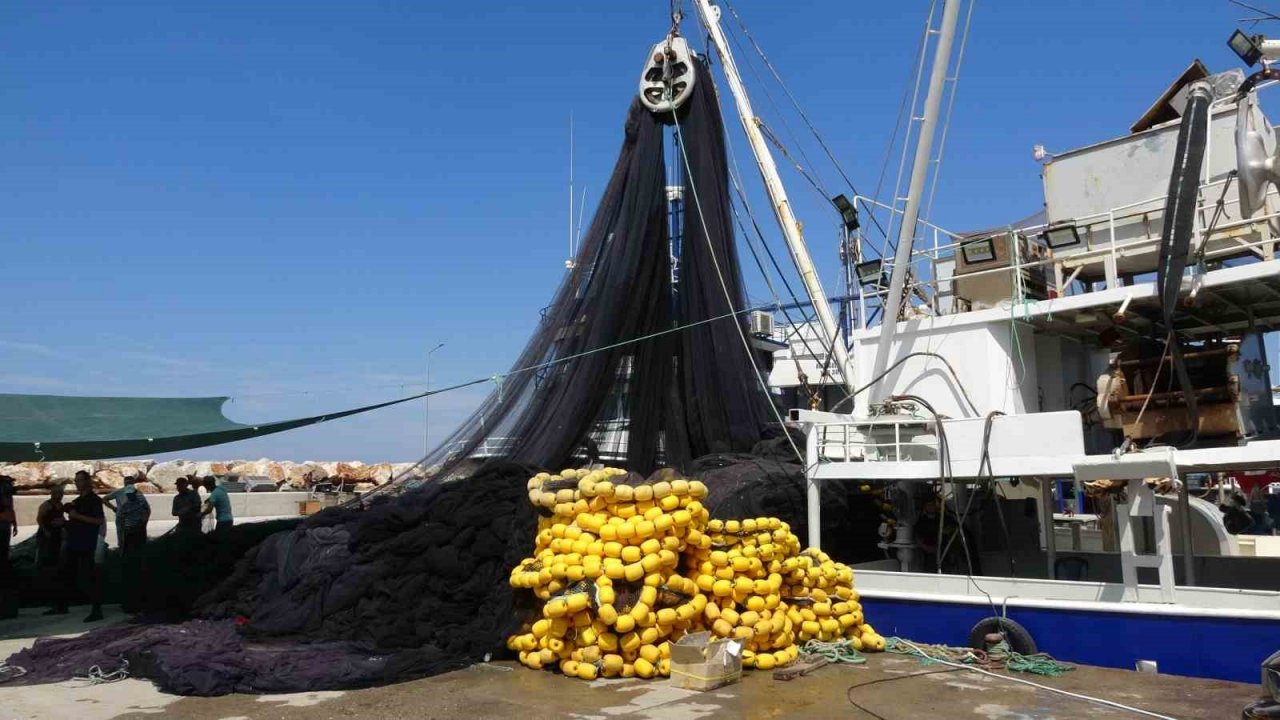 Çanakkaleli balıkçılardan dualı av sezonu açılışı