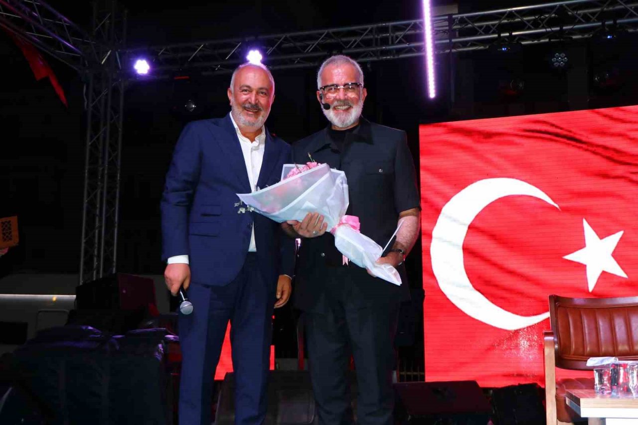 Çiftlikköy’de Azerin’li kutlama